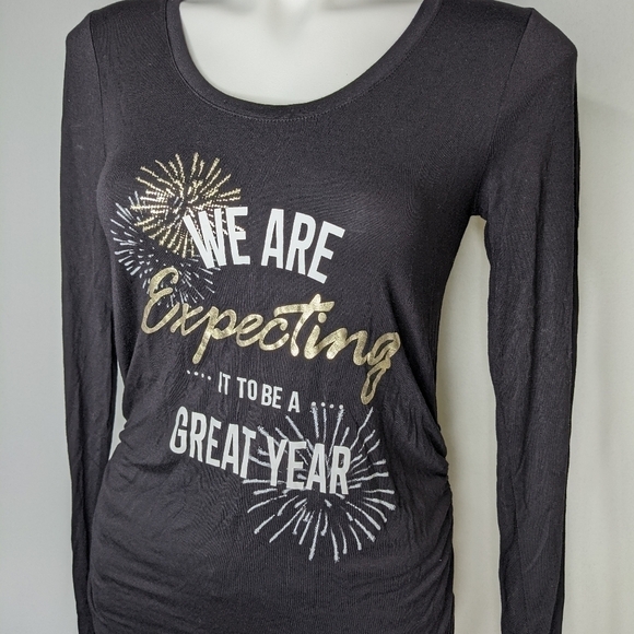 ✨3/$15 A: Glow black & gold new year pregnancy  top S - Picture 3 of 5